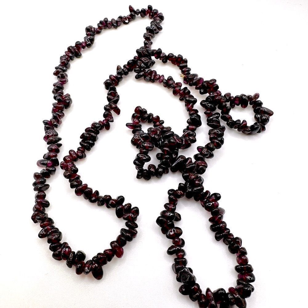 34” of beautiful rhodalite garnet polished stone necklace!